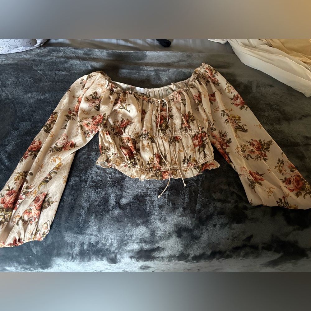 Astr, S Floral Off-Shoulder Smocked Crop Top - Beige Floral